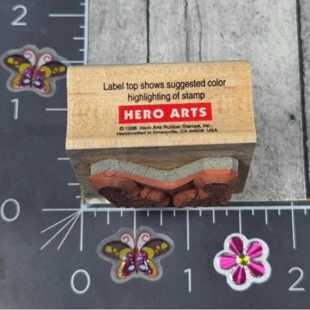 Hero Arts Baby Feet Prints B1022 1.5X1.5 Rubber Stamp Wood #Q63